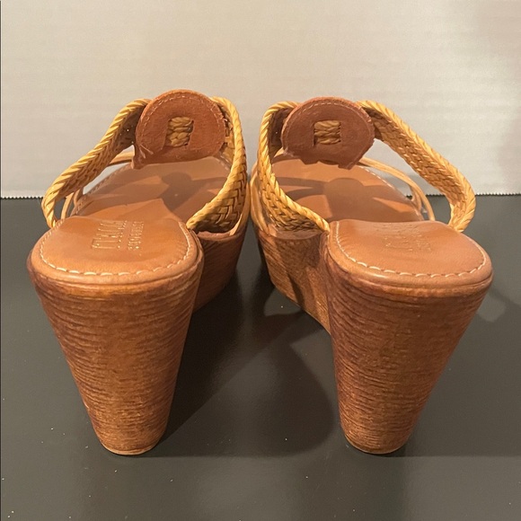Italian Shoemakers Natural and Tan Wedge Sandals. Size 6 1/2 - Picture 3 of 9
